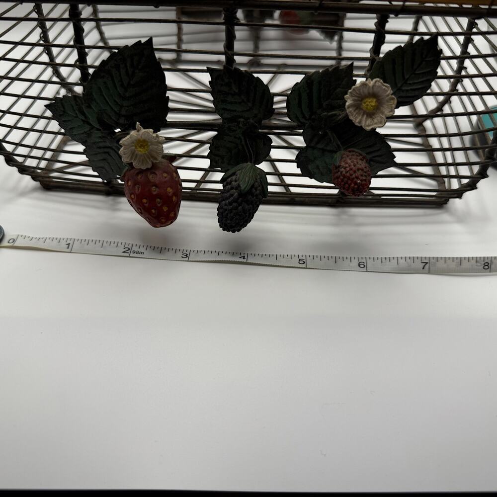 Metal Wire Basket Fruit Handle Berries Strawberry Farmhouse Cottage Core - Picture 8 of 9